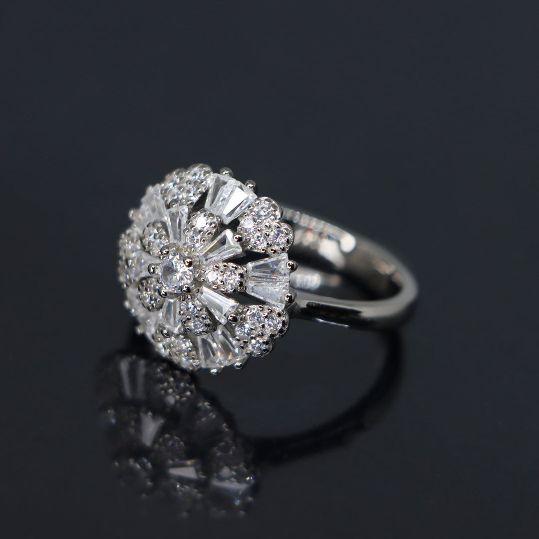 Elegant 925 Sterling Silver Diamond-Like Stone Women Ring