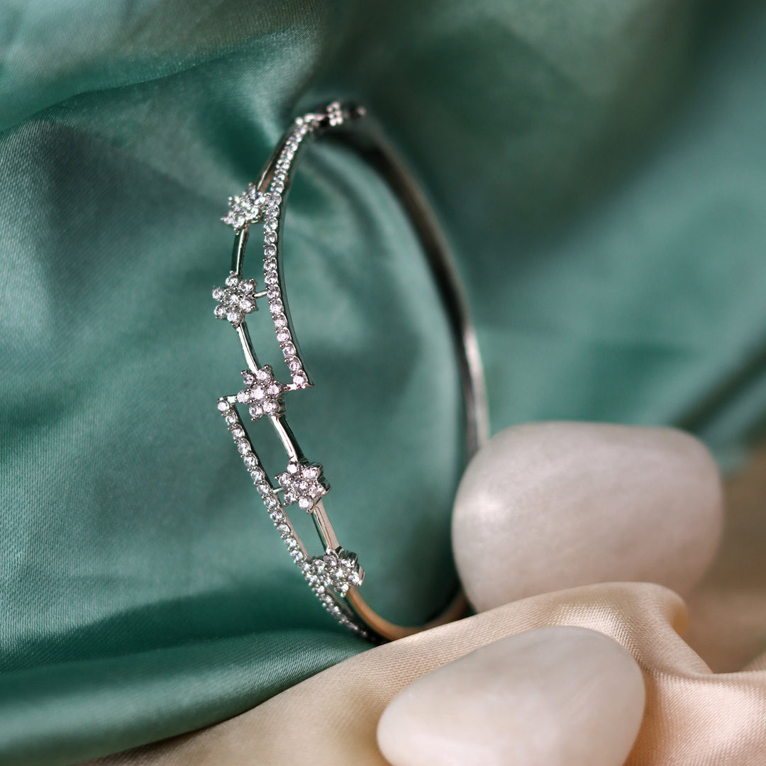 Elegant 925 Sterling Silver Women's Bracelet