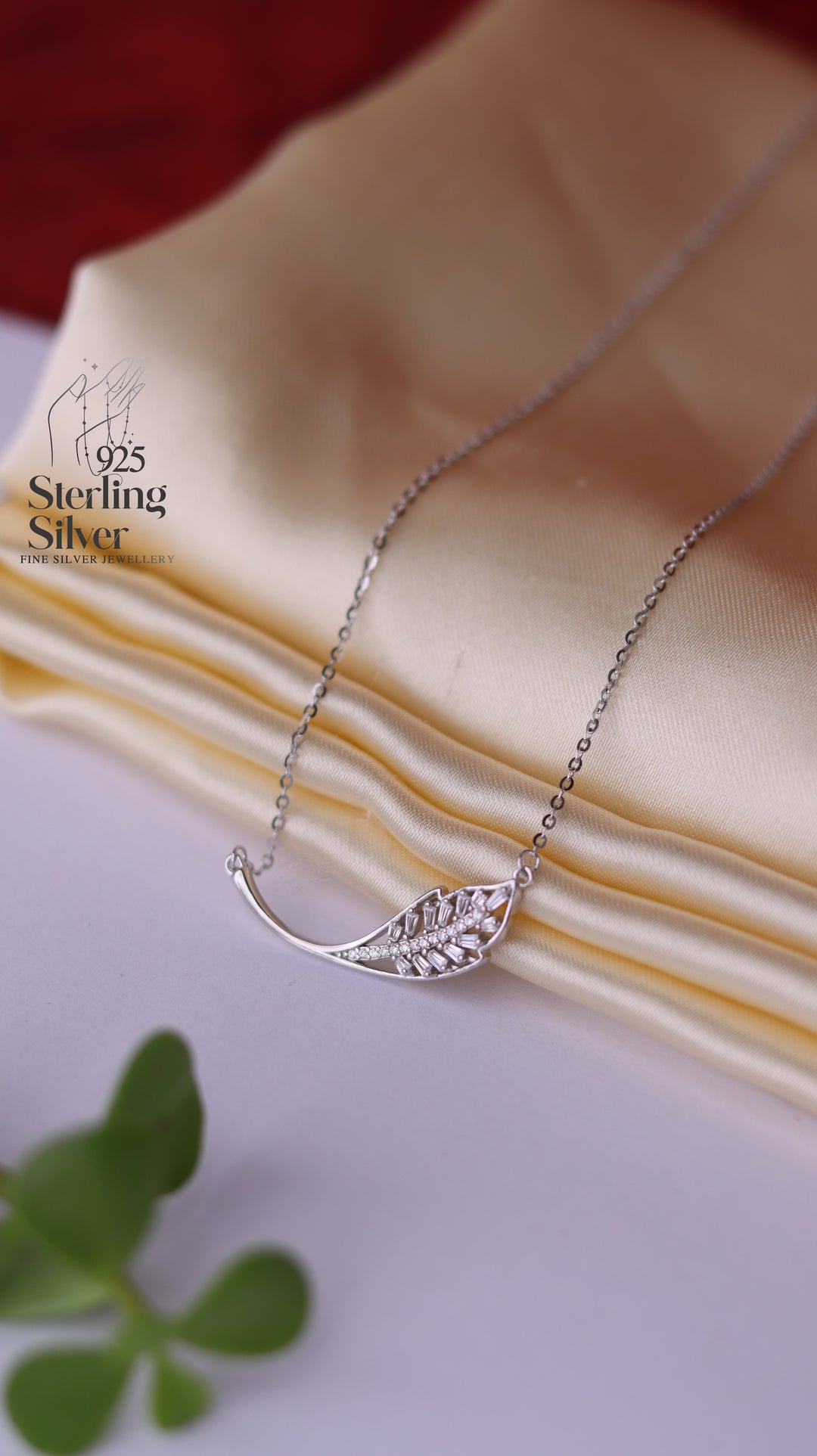 Leafy 925 Sterling Silver Chain Pendant
