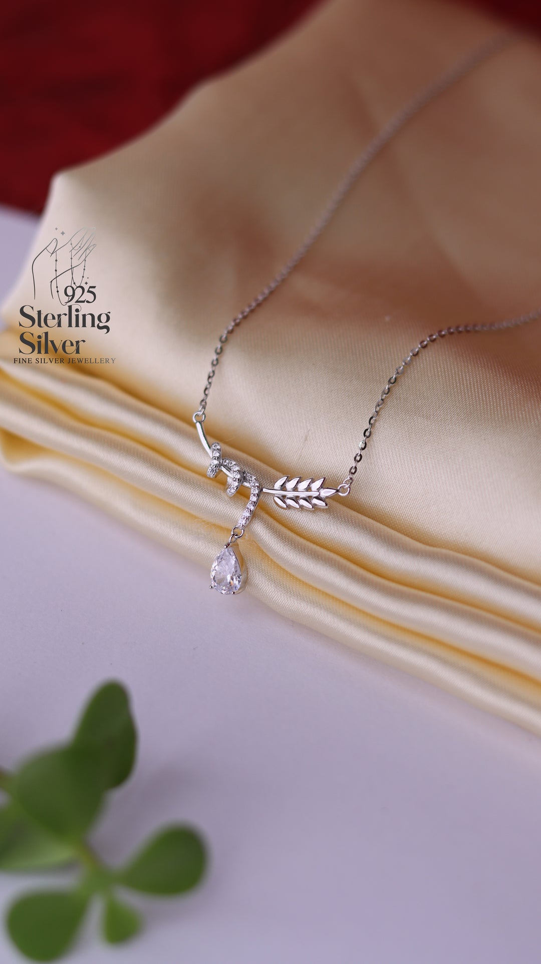 Entangled Solitaire 925 Sterling Silver Chain Pendant