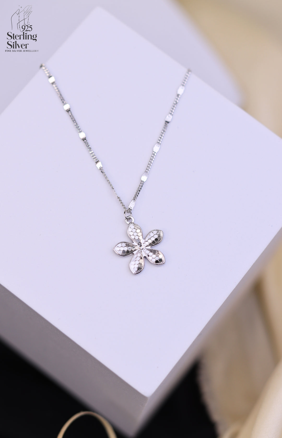 Flowery 925 Sterling Silver Chain Pendant