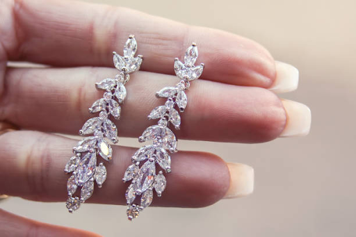 Silver Earrings as a Fashion Accessory: How to Style Them with Clothing