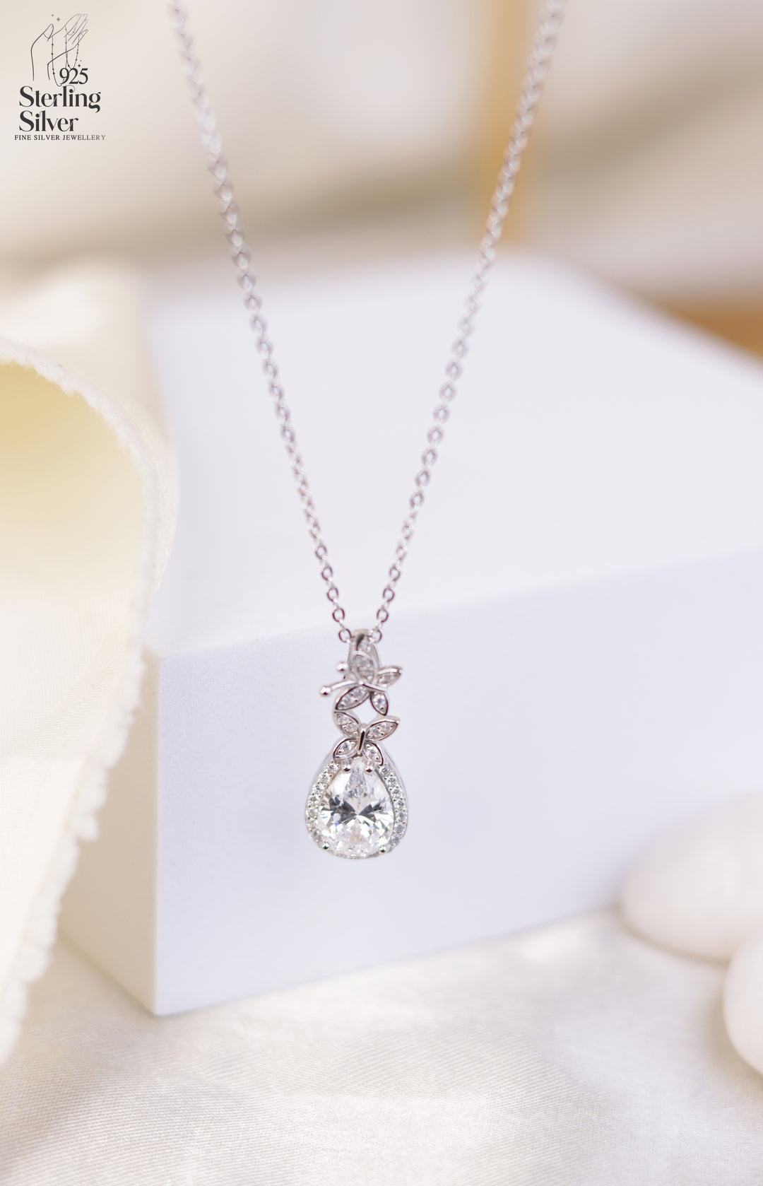Solitaire 925 Sterling Silver Chain Pendant