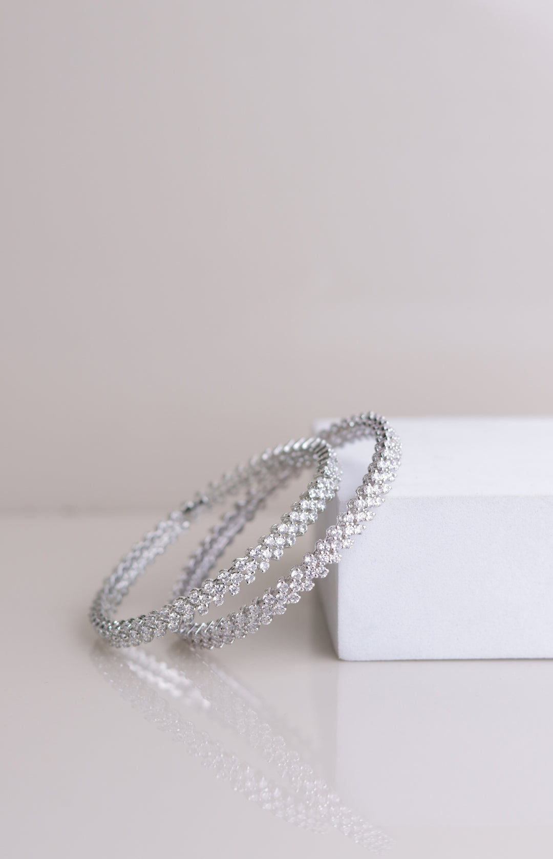 Intrusive 925 Sterling Silver Women's Bangles.