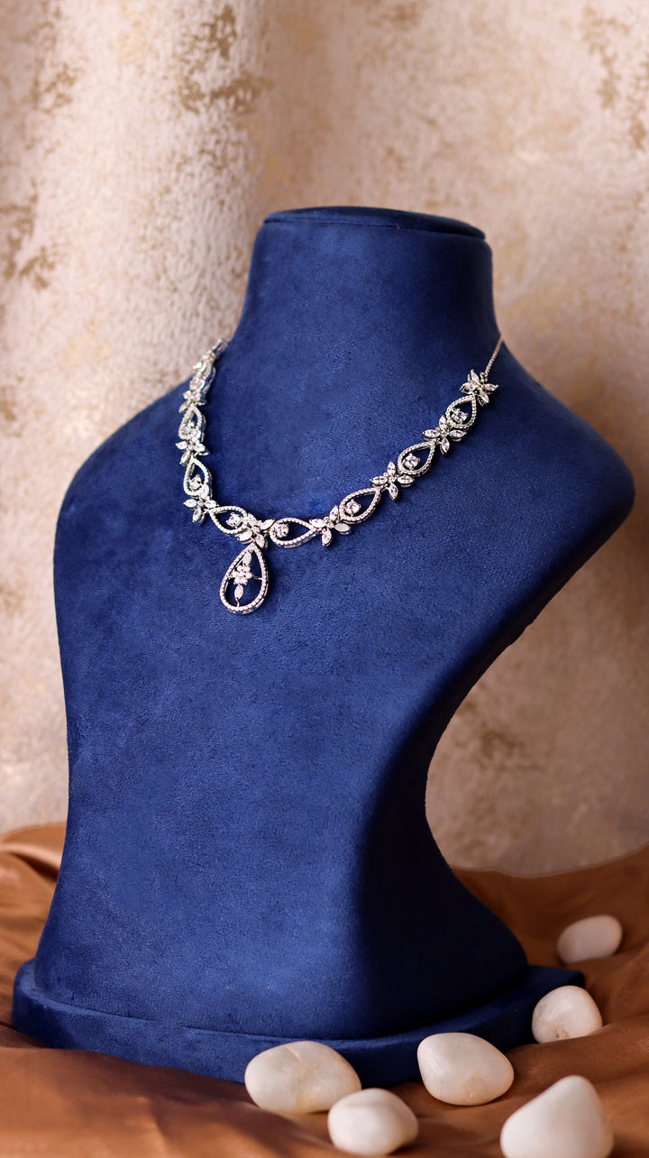 Ravishing 925 Sterling Silver Necklace with Earrings