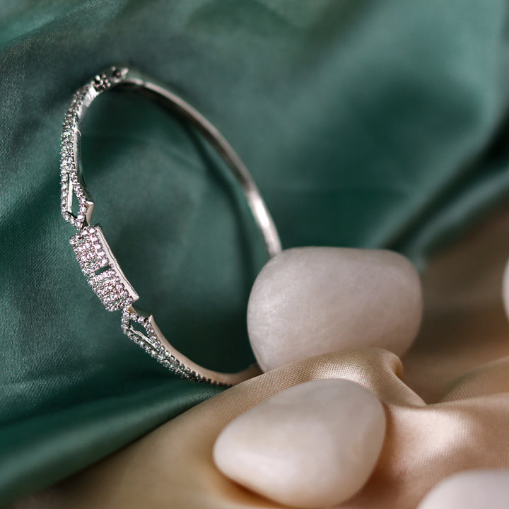 Elegant 925 Sterling Silver Women's Bracelet