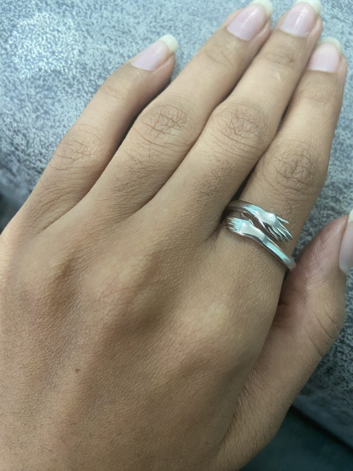 Hug 925 Sterling Silver Ring